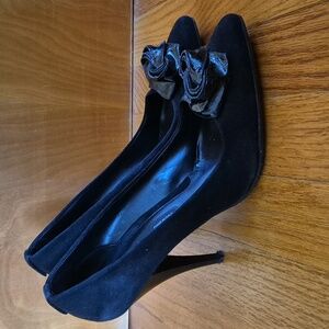 Albano Black Suede Pointed Toe Heels with Bow size 39 Made in Italy USED